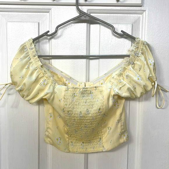 Princess Polly Top - Picture 2 of 3